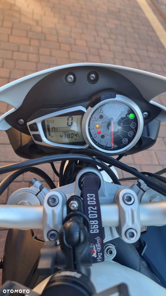 Triumph Street Triple - 6