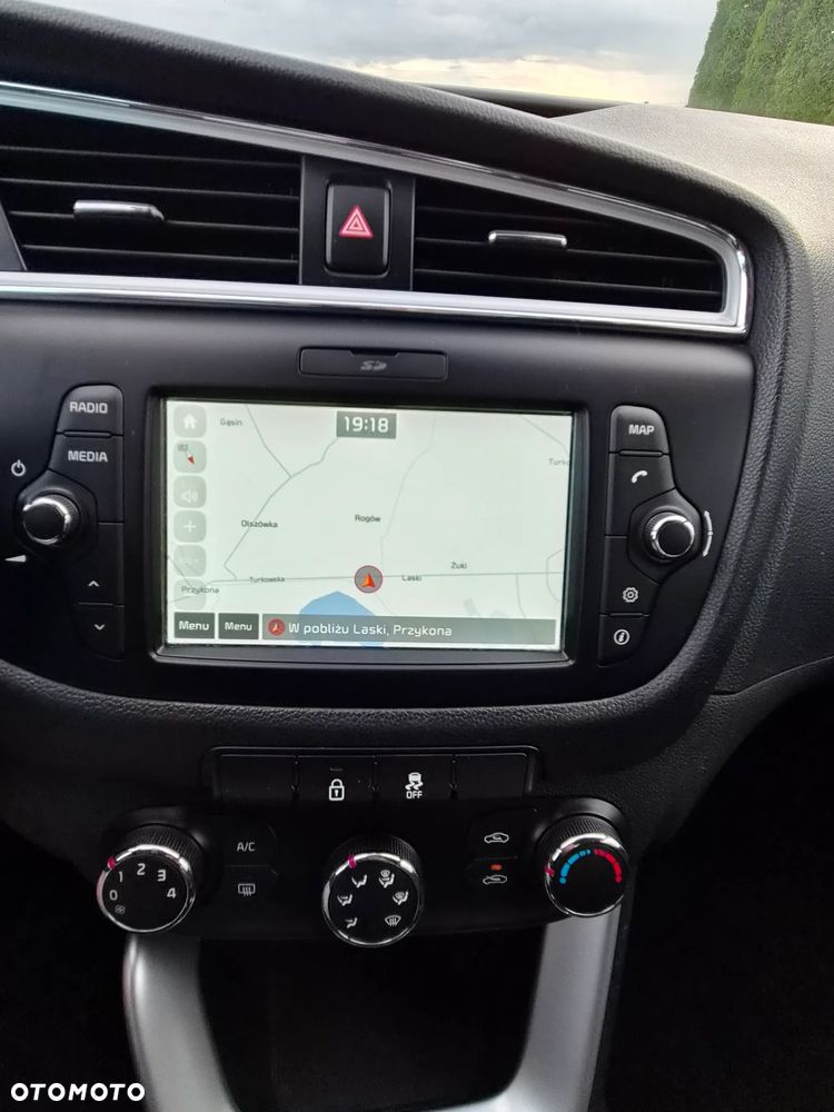 Kia Ceed 1.6 GDI Dream Team Edition - 14