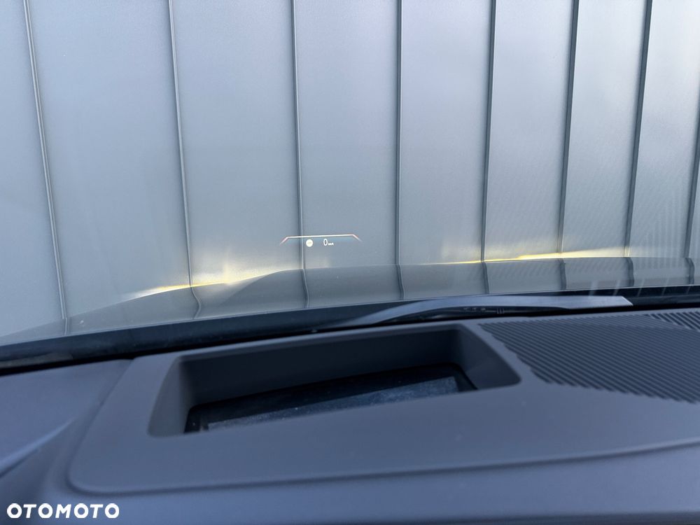 BMW Seria 5 520d xDrive mHEV M Sport - 38