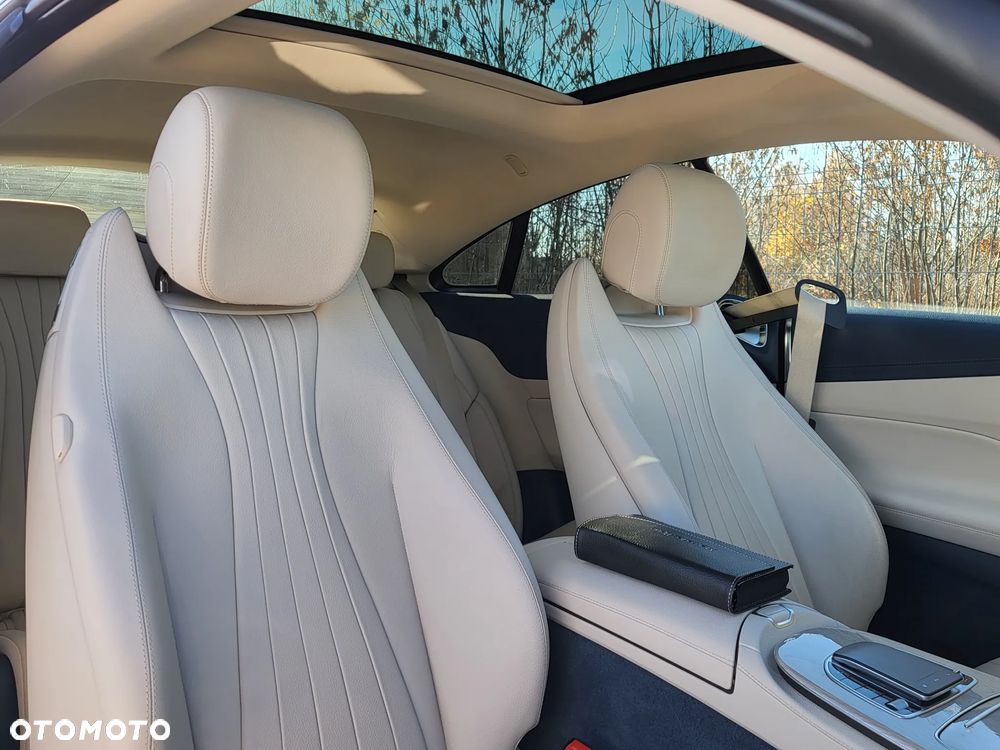 Mercedes-Benz Klasa E 200 4Matic 9G-TRONIC Avantgarde - 8