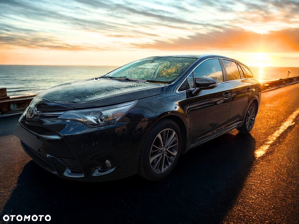 Toyota Avensis 2.0 D-4D Premium - 1