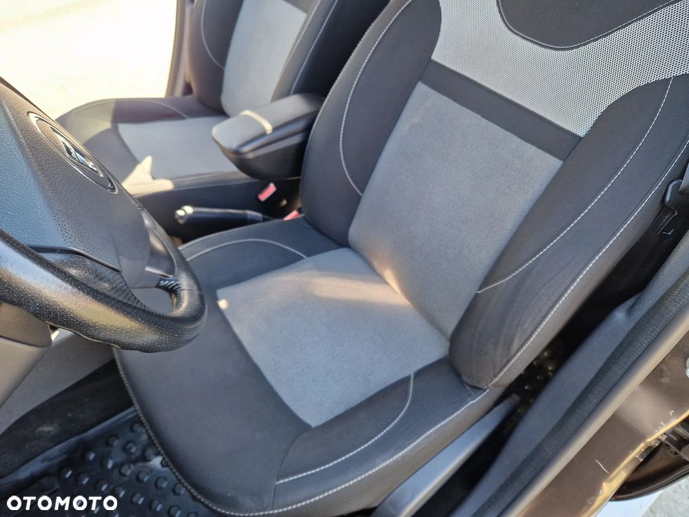 Dacia Duster 1.6 SCe Laureate S&S - 21