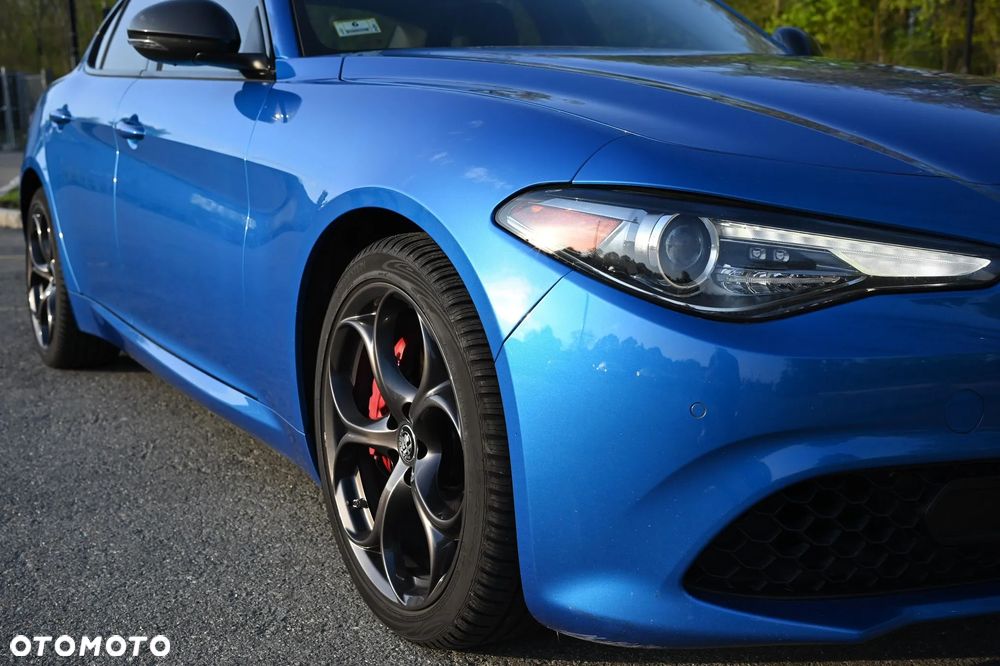 Alfa Romeo Giulia 2.0 Turbo 16V AT8-Q4 Veloce Ti - 8