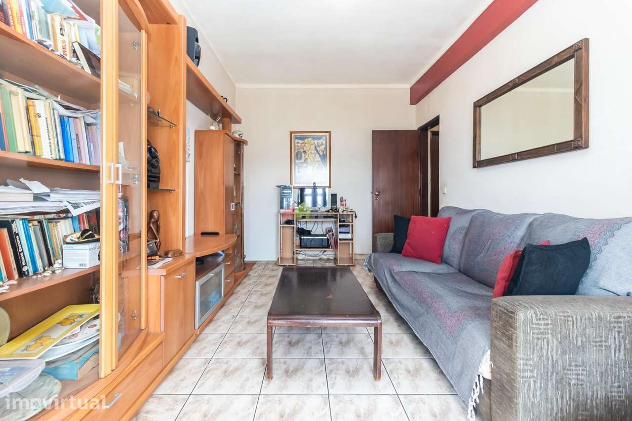 T2 com Vista Rio na Avenida do Bocage – Excelente Oportunidade - Grande imagem: 5/23