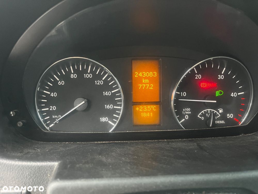 Mercedes-Benz Sprinter - 6
