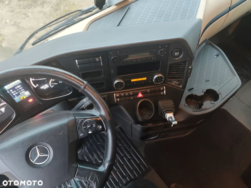 Mercedes-Benz Actros MP4 - 8