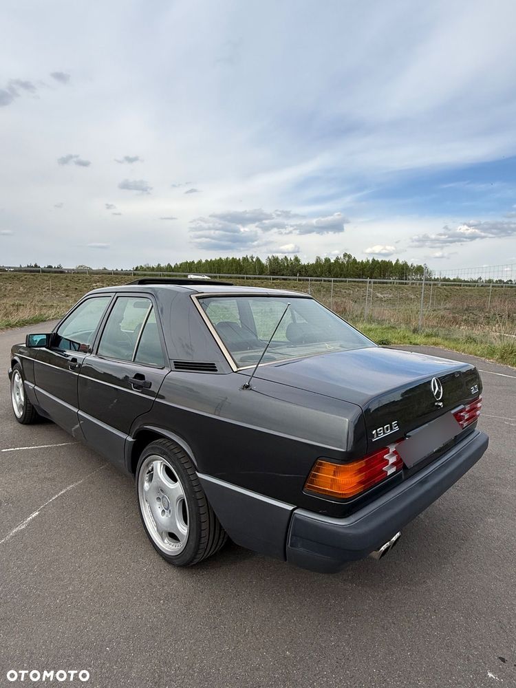 Mercedes-Benz W201 (190) - 14