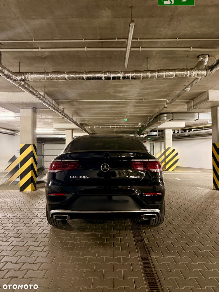 Mercedes-Benz GLC 300 de 4-Matic Business Edition - 4