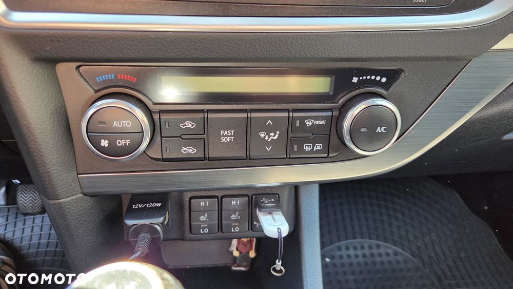 Toyota Auris 1.6 Prestige - 21