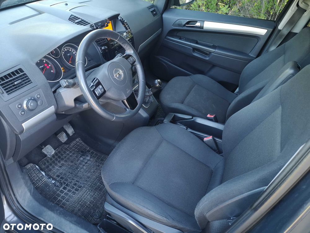Opel Zafira - 8