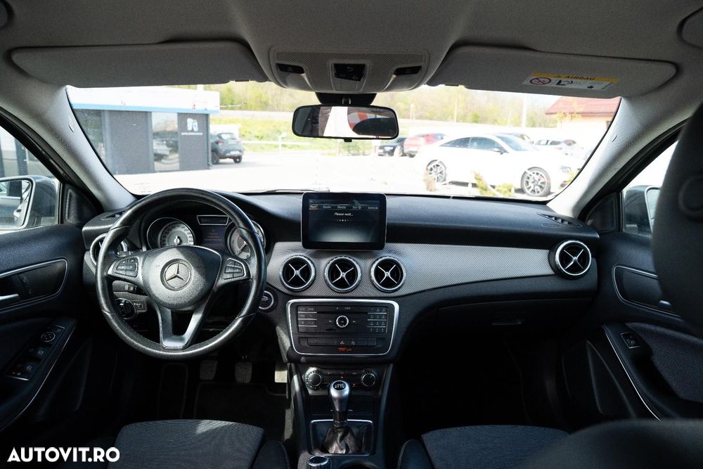 Mercedes-Benz GLA - 8