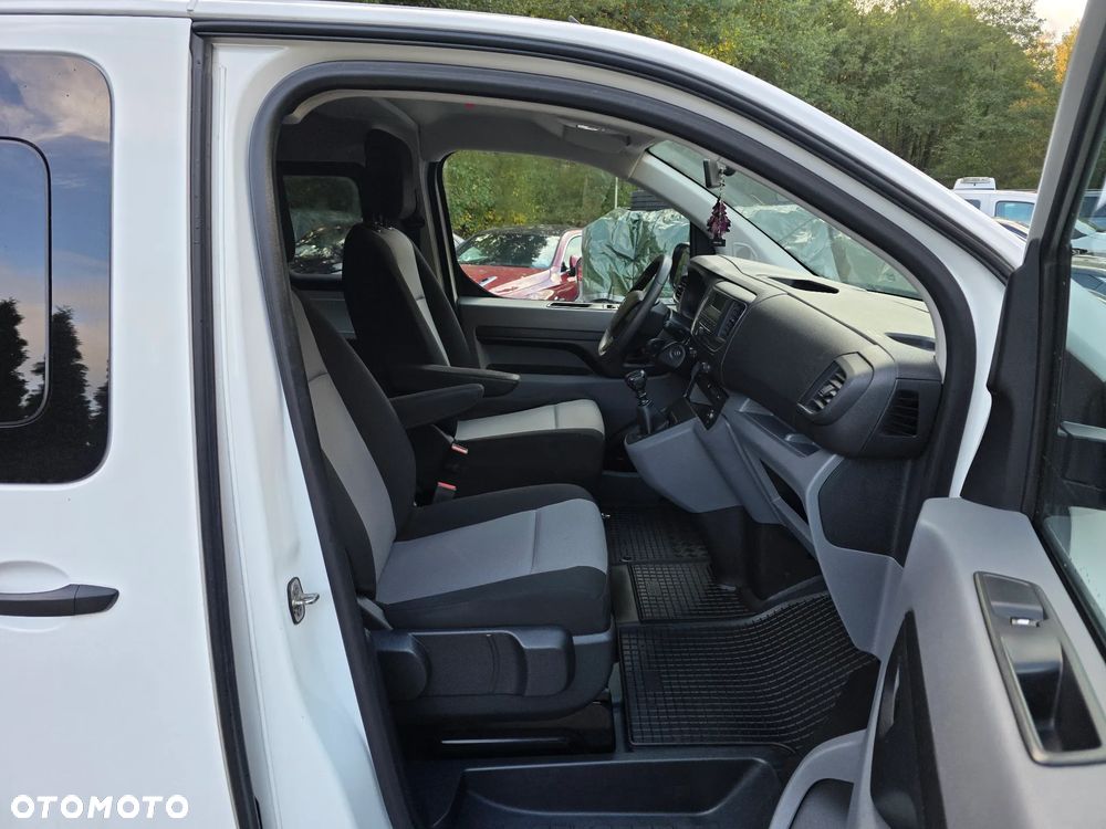 Peugeot Traveller 2016