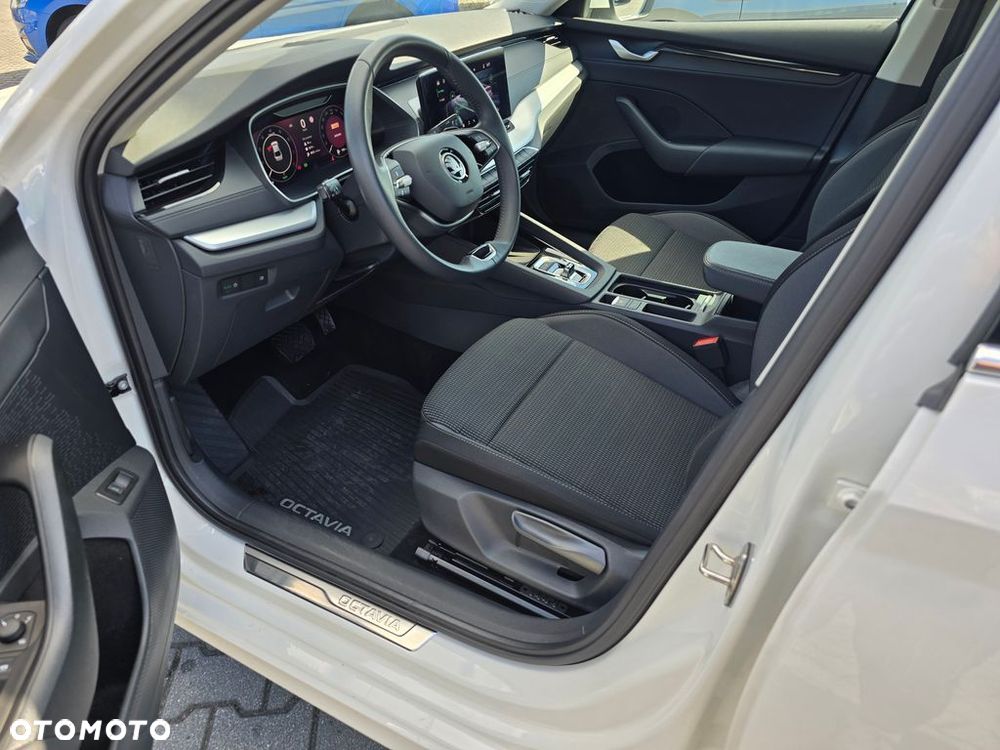Skoda Octavia 1.5 TSI mHEV Selection DSG - 10