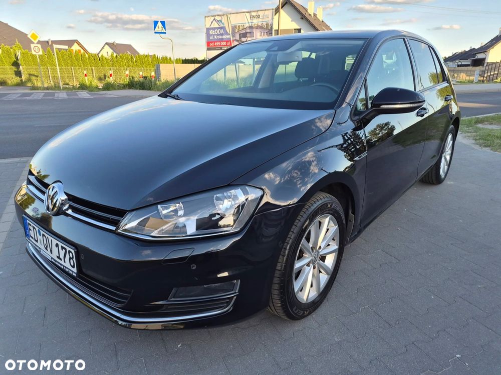 Volkswagen Golf - 1