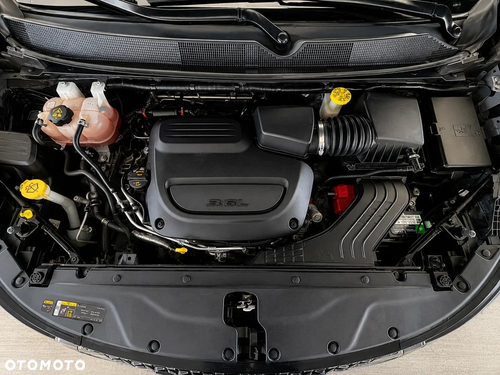Chrysler Pacifica - 25