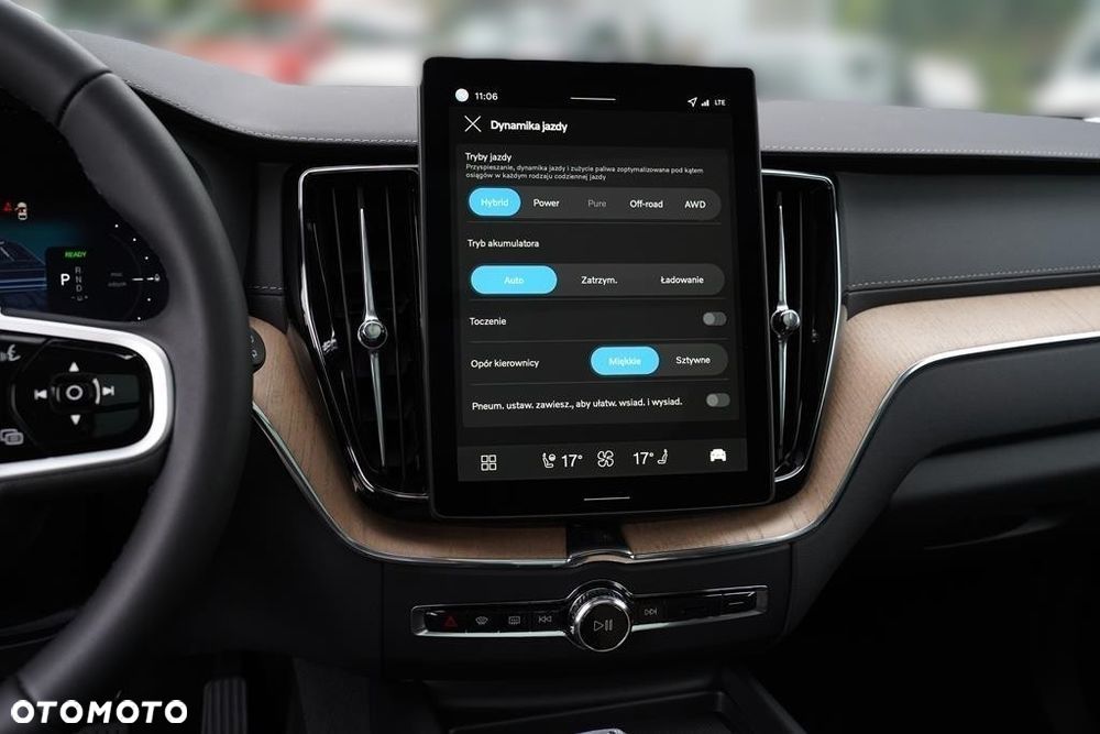 Volvo XC 60 T6 Plug-In Hybrid AWD Ultra Dark - 17