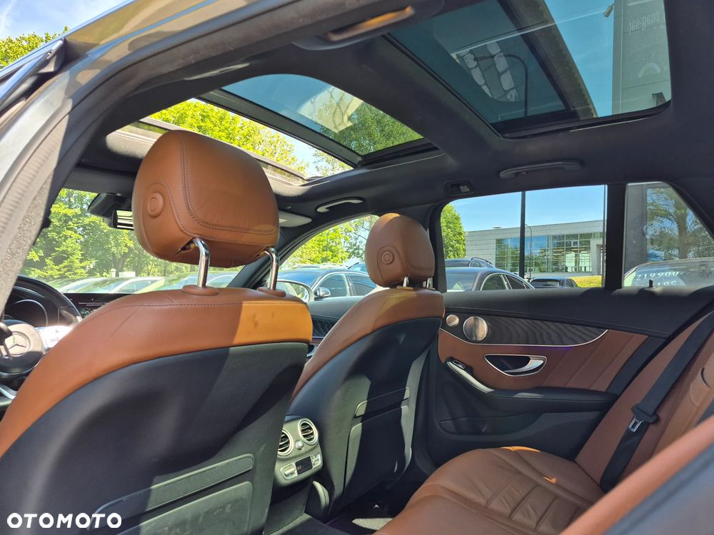 Mercedes-Benz Klasa C 200 4MATIC 9G-TRONIC - 29