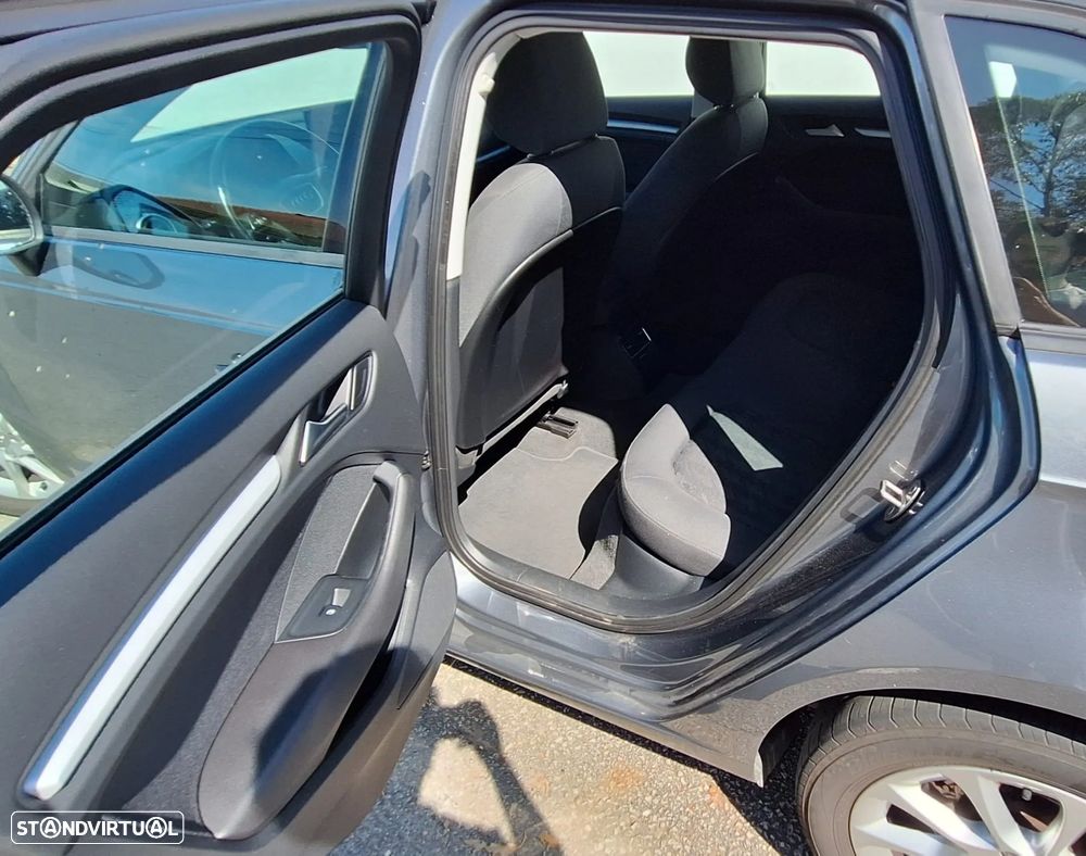 Audi A3 Sportback 1.6 TDI Attraction - 14