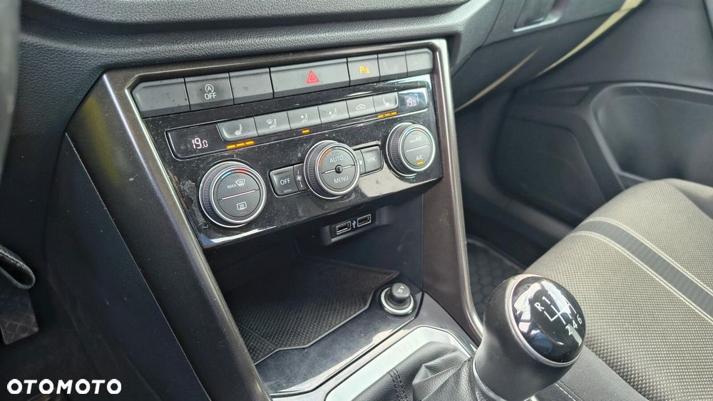Volkswagen T-Roc - 27
