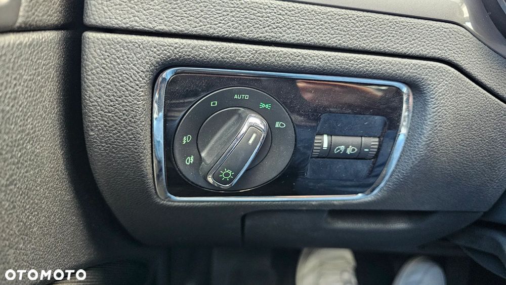 Skoda Superb 1.8 TSI Ambition - 14