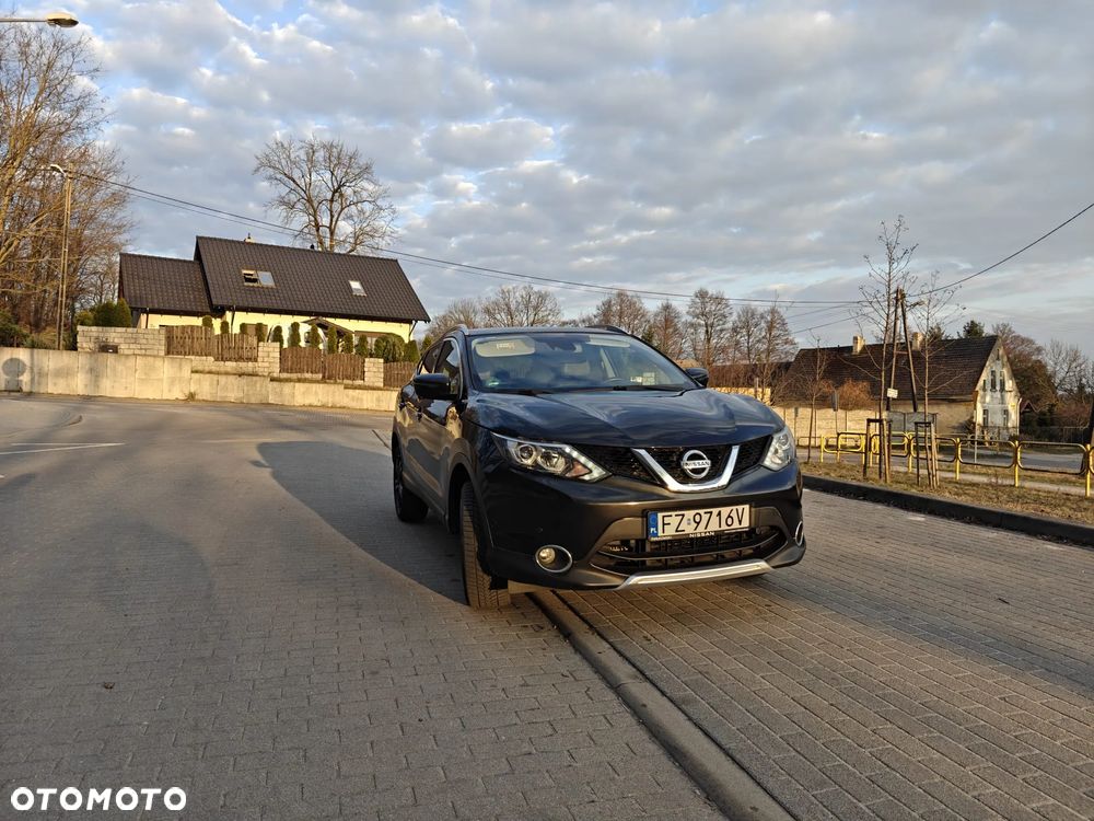 Nissan Qashqai 1.6 dCi DPF tekna - 1