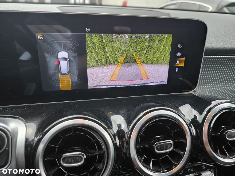 Mercedes-Benz GLB - 26