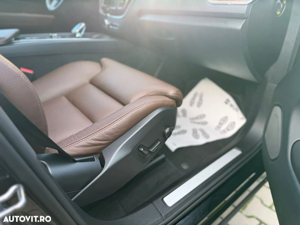 Volvo XC 60 B5 B AWD Geartronic Inscription - 28