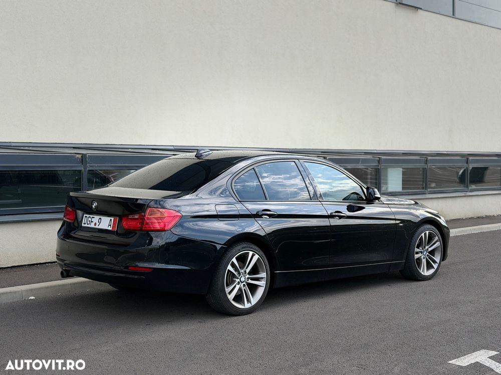 BMW Seria 3 320d Sport Line - 3