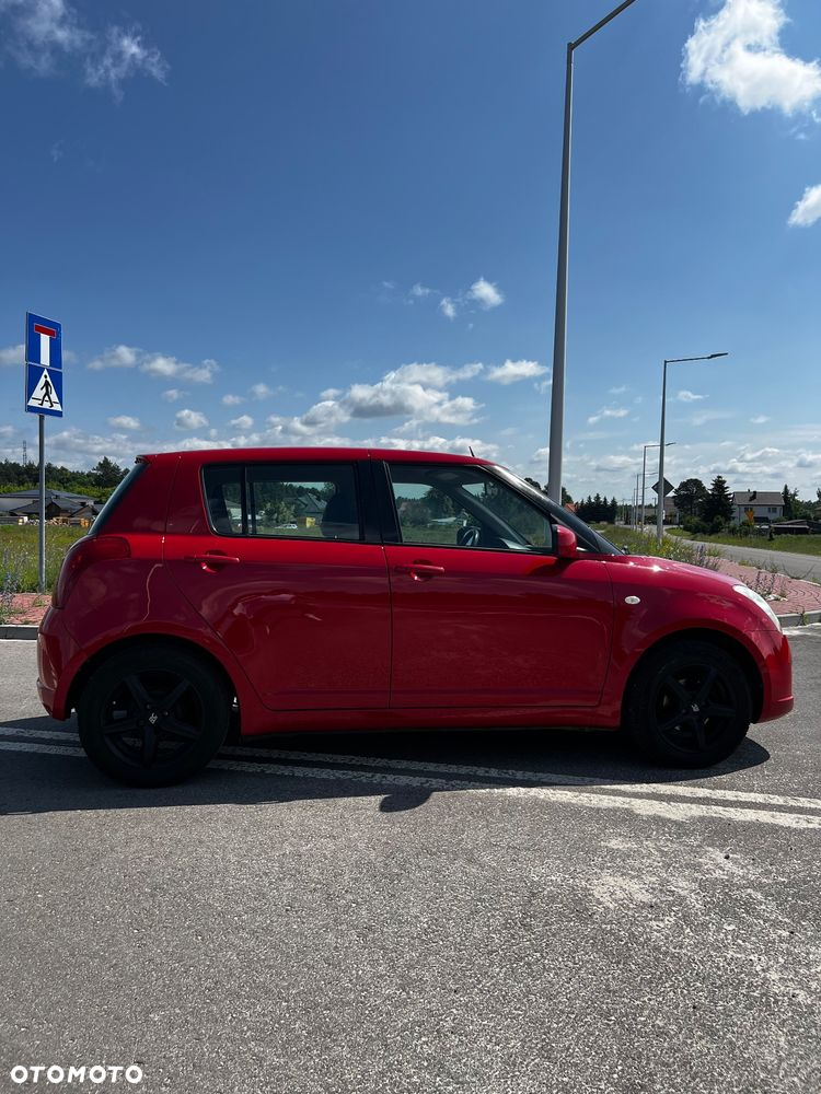 Suzuki Swift - 4