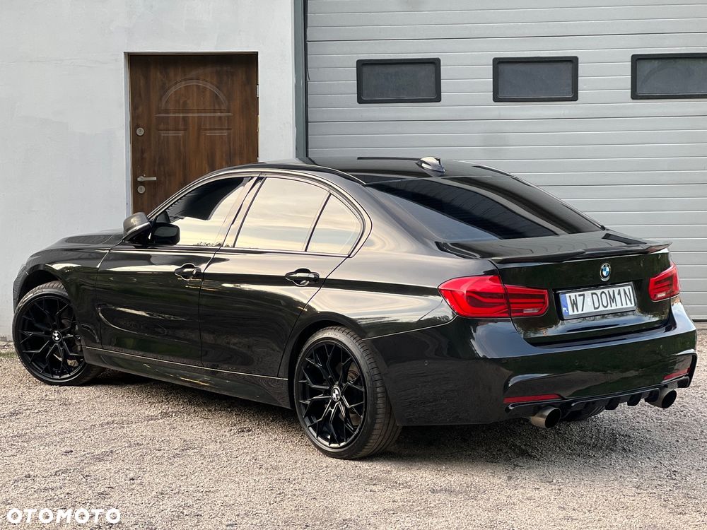 BMW Seria 3 330i xDrive Edition M Sport Shadow - 12