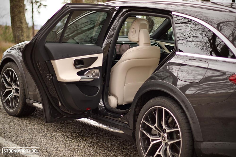 Mercedes-Benz E 300 de 4Matic All-Terrain - 12