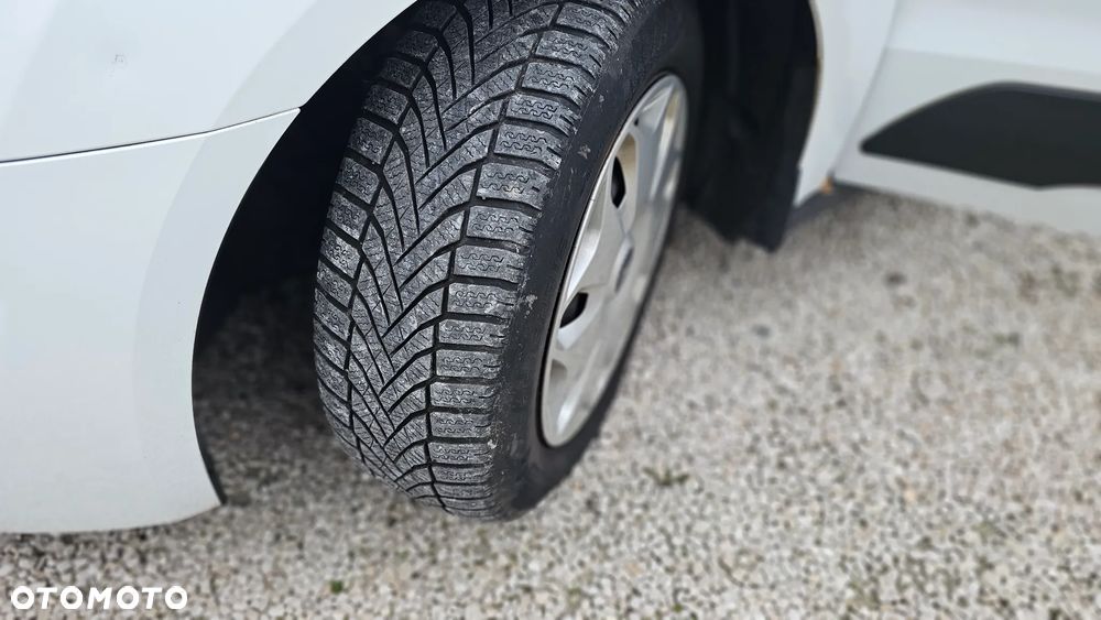 Ford Transit Connect - 32