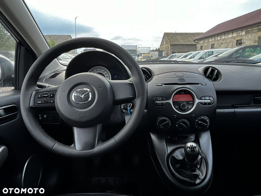 Mazda 2 - 6