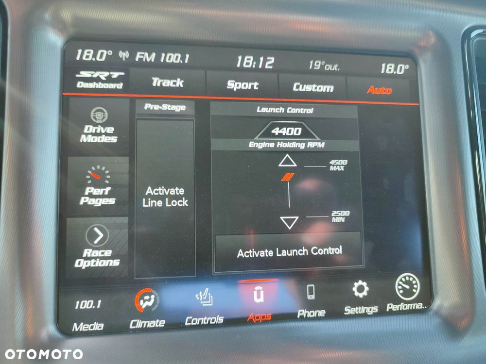 Dodge Challenger - 12