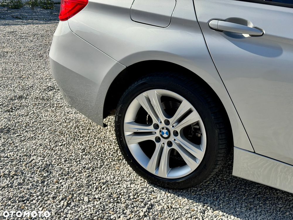 BMW Seria 3 316d Sport Line - 24