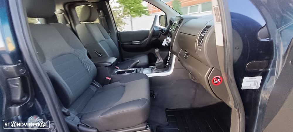 Nissan Navara 2.5 dCi KC SE 4WD - 28