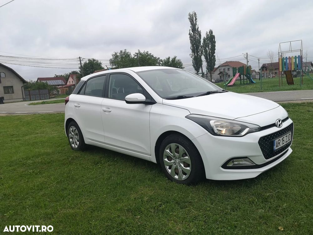 Hyundai i20 1.1 CRDi M/T Confort - 4