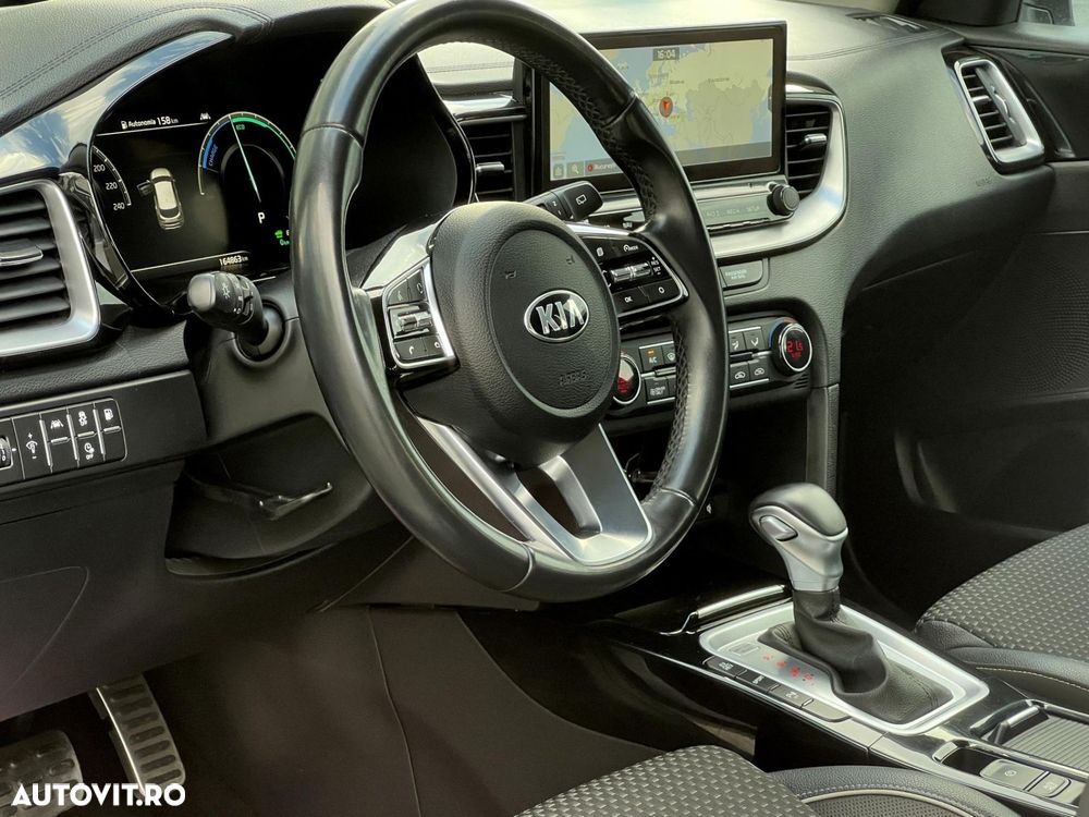 Kia XCeed - 13