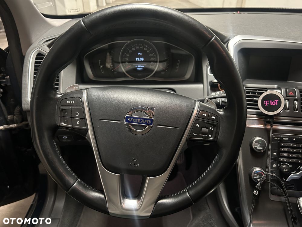 Volvo XC 60 2.4D AWD Kinetic - 12