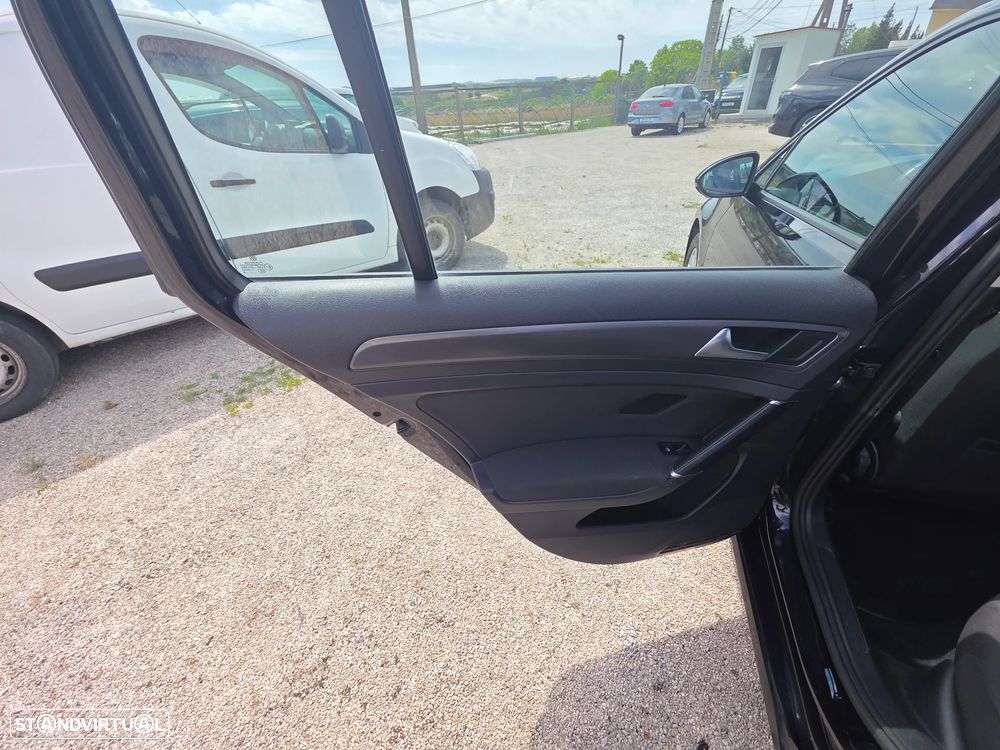 VW Golf Variant 1.6 TDi Confortline - 15