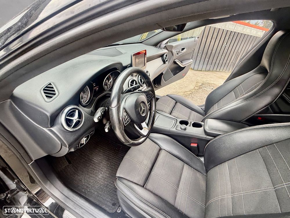 Mercedes-Benz CLA 220 d Shooting Brake AMG Line Aut. - 17