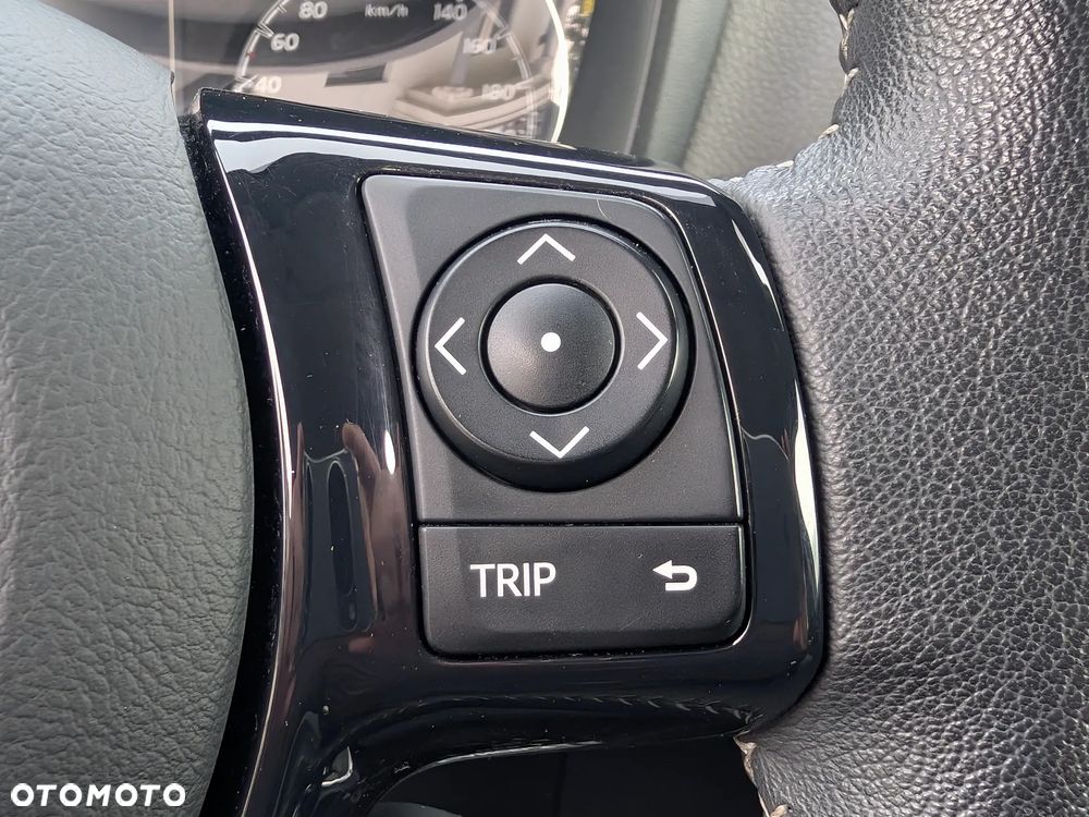 Toyota Yaris Hybrid 100 Premium - 26