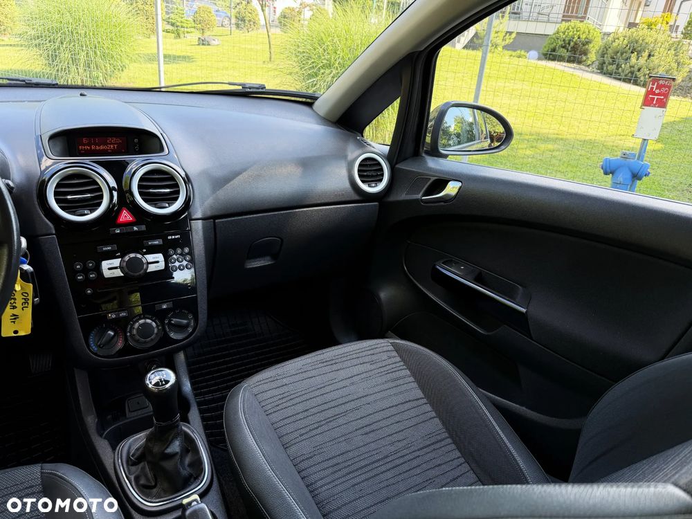 Opel Corsa 1.2 16V Cosmo - 16