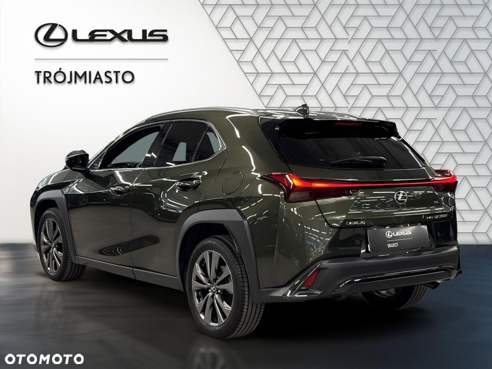 Lexus UX 300h F Sport Design AWD - 4