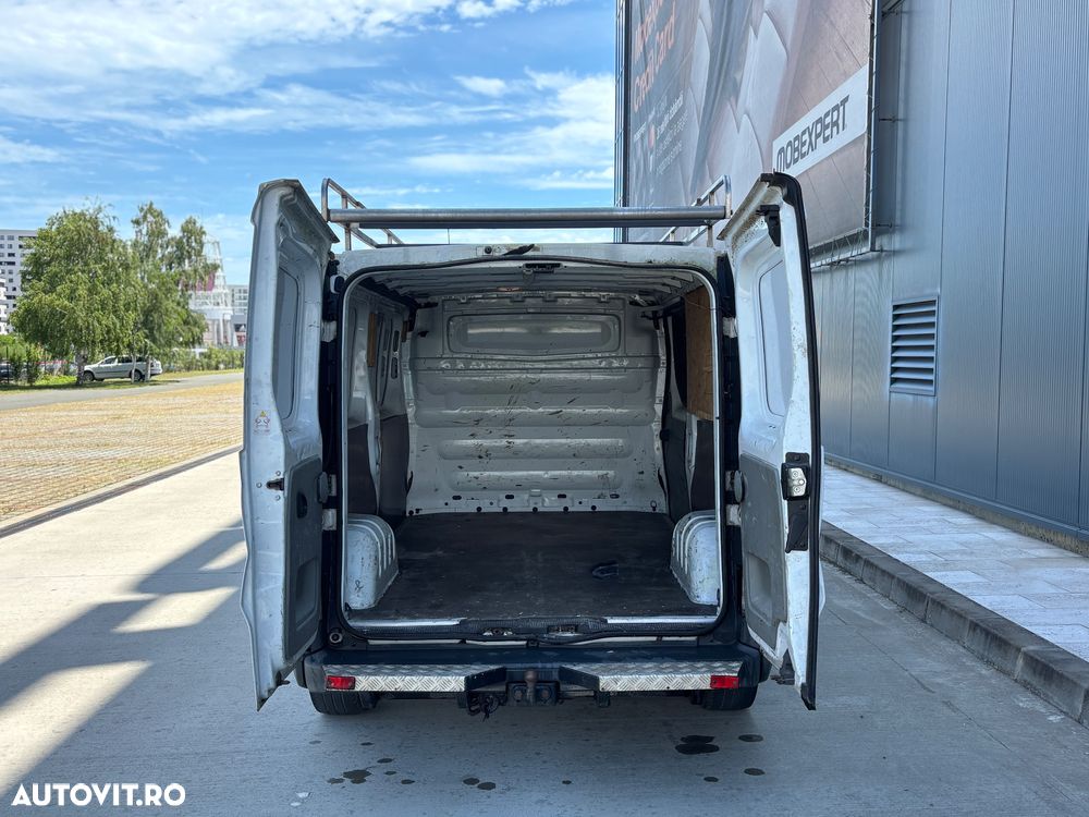 Opel Vivaro - 11