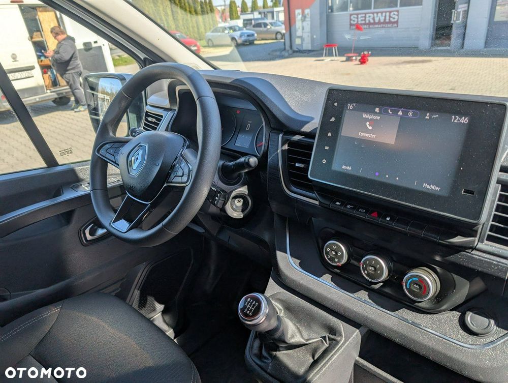 Renault Trafic - 13