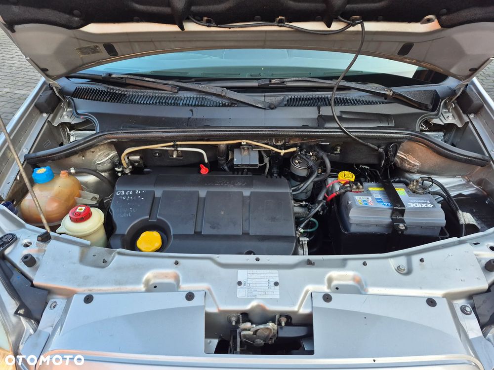 Fiat Doblo 1.9 JTD Dynamic - 9