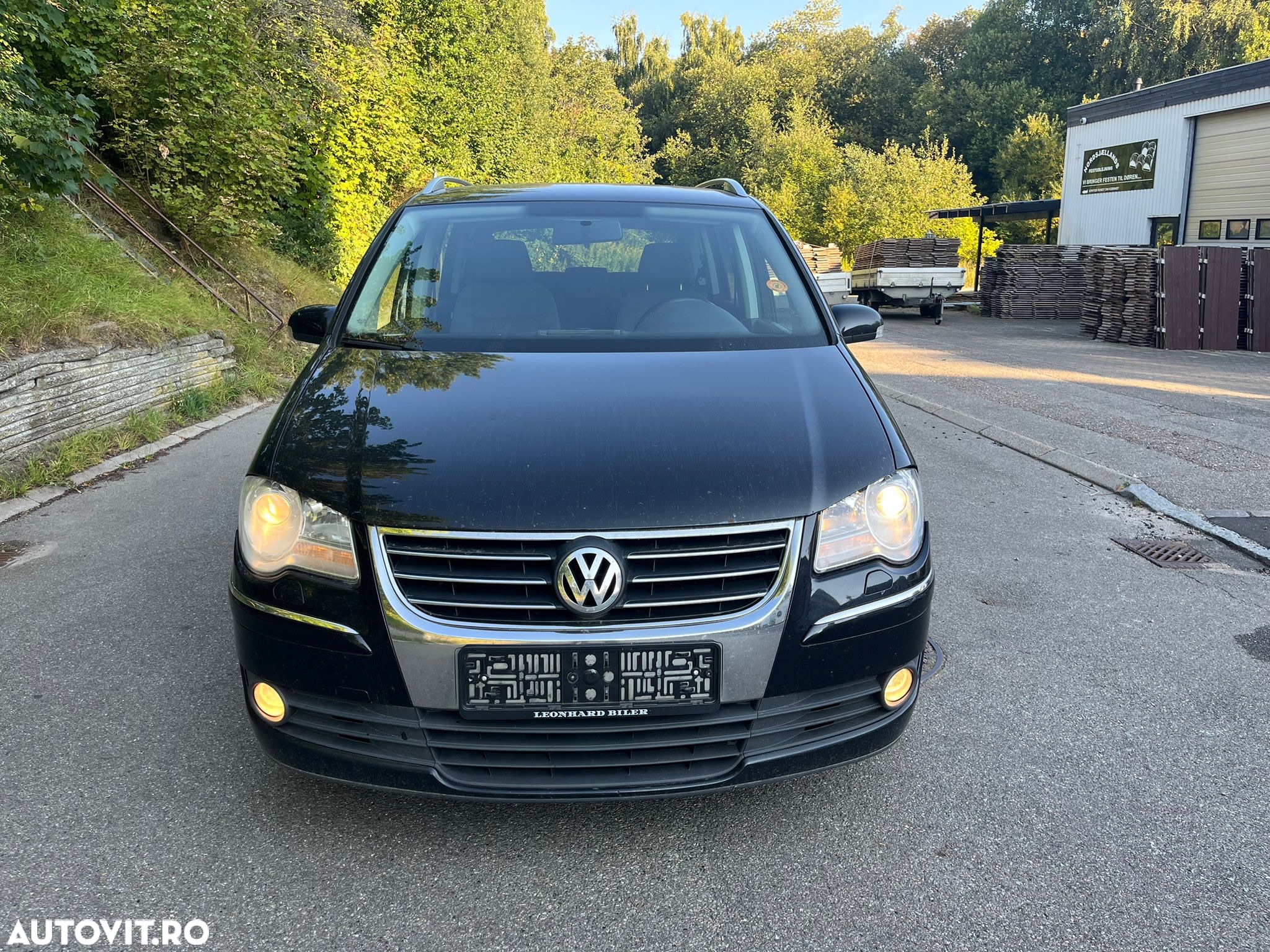 Volkswagen Touran 2.0 TDI DPF DSG Highline - 2