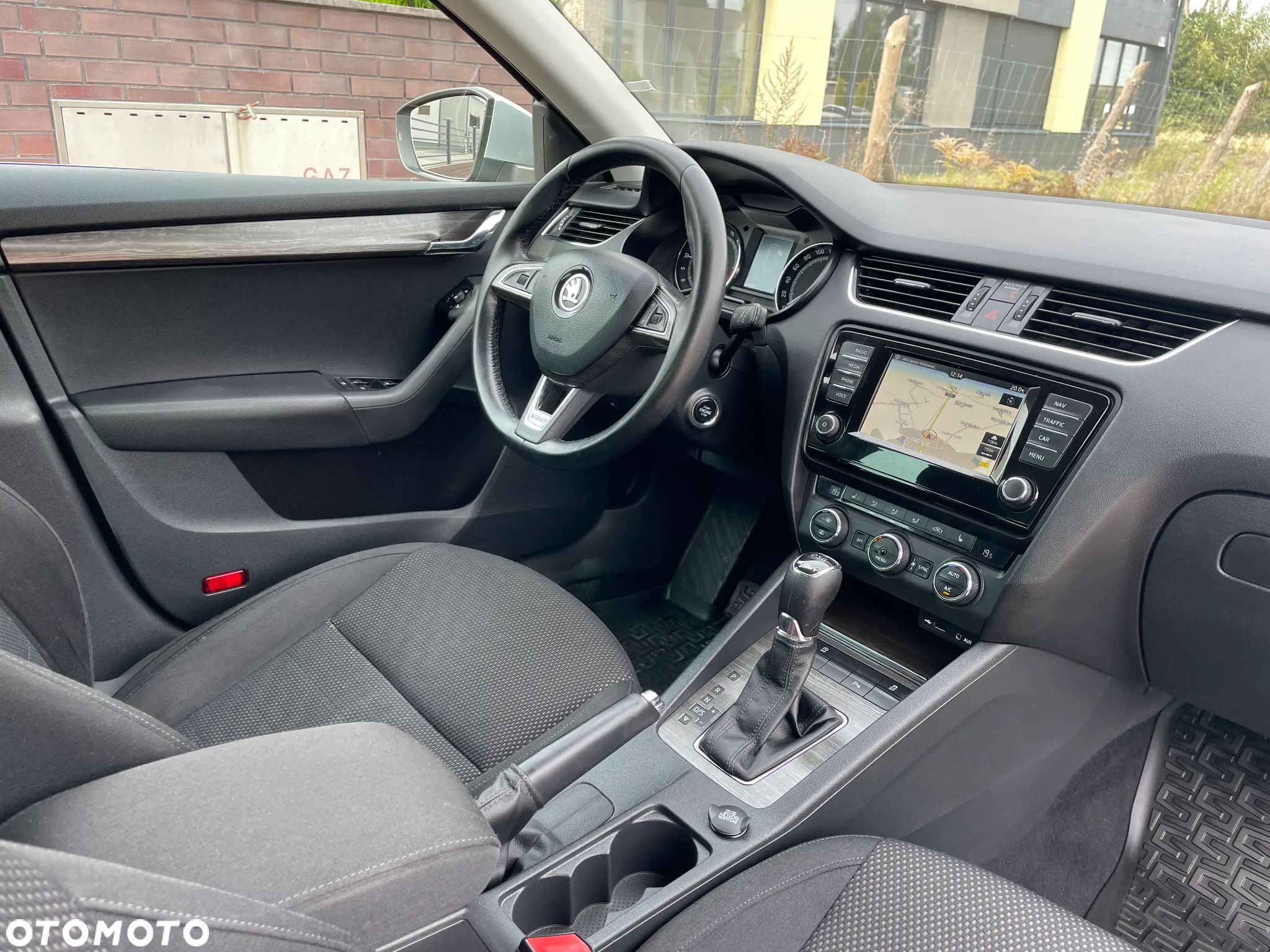 Skoda Octavia Scout 2.0 TDI 4x4 DSG - 25