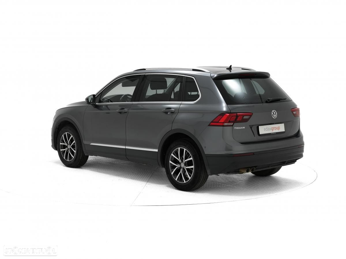 VW Tiguan 2.0 TDI Confortline DSG - 4